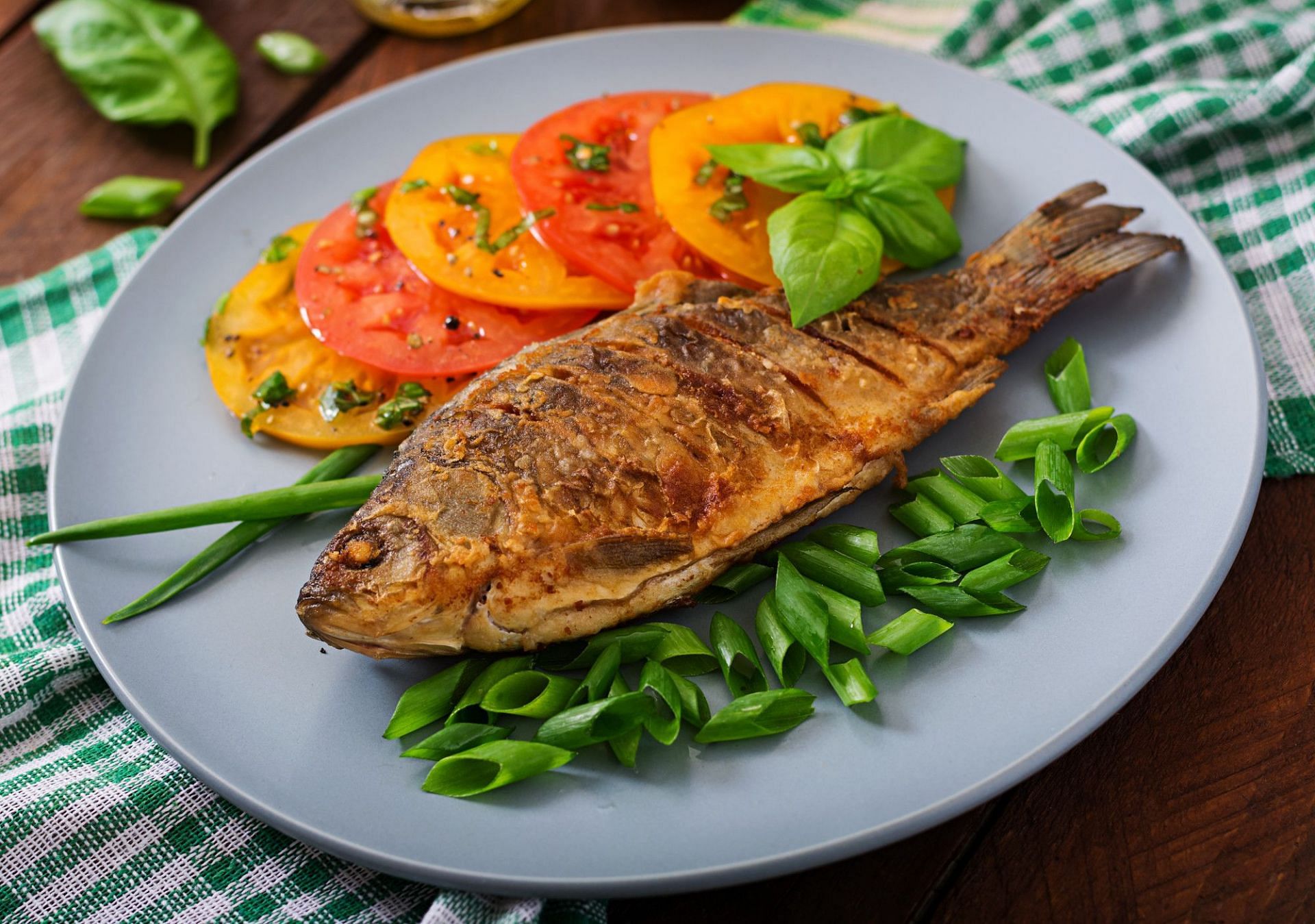 One of the things to avoid in early pregnancy is fish with high mercury levels. (Image by timolina on Freepik)